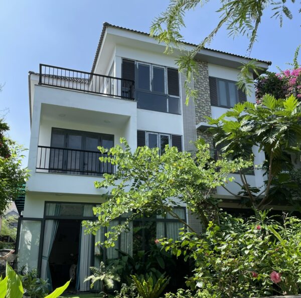 Bán biệt thự 212.5m2 xây 1 trệt 2 lầu tại Jamona Home Resort Thủ Đức tặng hoàn thiện tầng trệt