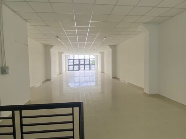 Cho thuê nhà mặt tiền 350 m2 sử dụng 730m2 1 trệt 2 lầu Quốc Lộ 13 Phường Hiệp Bình Phước Thủ Đức