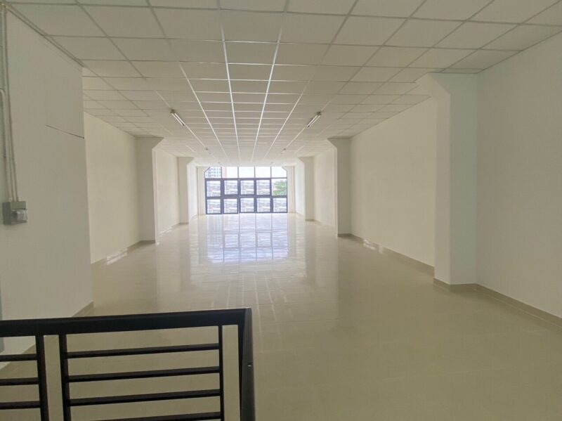 Cho thuê nhà mặt tiền 350 m2 sử dụng 730m2 1 trệt 2 lầu Quốc Lộ 13 Phường Hiệp Bình Phước Thủ Đức