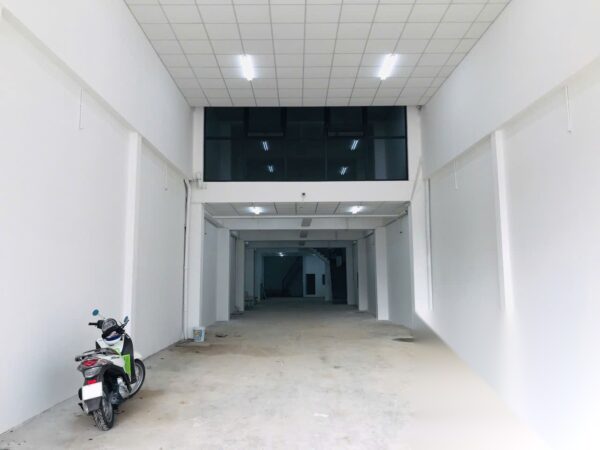 Cho thuê nhà mặt tiền 350 m2 sử dụng 730m2 1 trệt 2 lầu Quốc Lộ 13 Phường Hiệp Bình Phước Thủ Đức