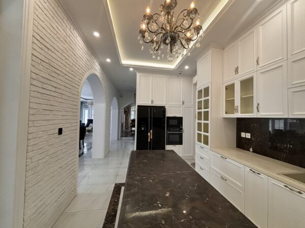 Bán biệt thự đơn lập lập 264 m2 Nam Phú Villas Quận 7 nội thất cao cấp