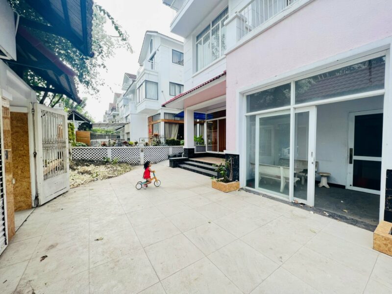 Bán biệt thự đơn lập lập 288 m2 khu compound Nam Phú Villas Quận 7