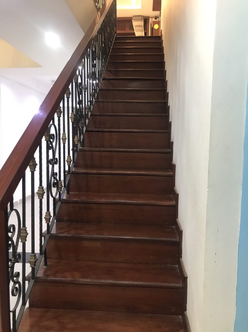 Bán nhà 73m2 SHR 4 tầng đường công viên sát ĐH Văn Lang Đặng Thùy Trâm