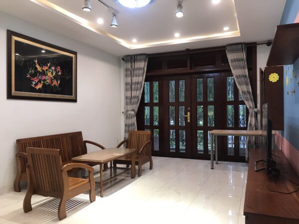 Bán nhà 73m2 SHR 4 tầng đường công viên sát ĐH Văn Lang Đặng Thùy Trâm
