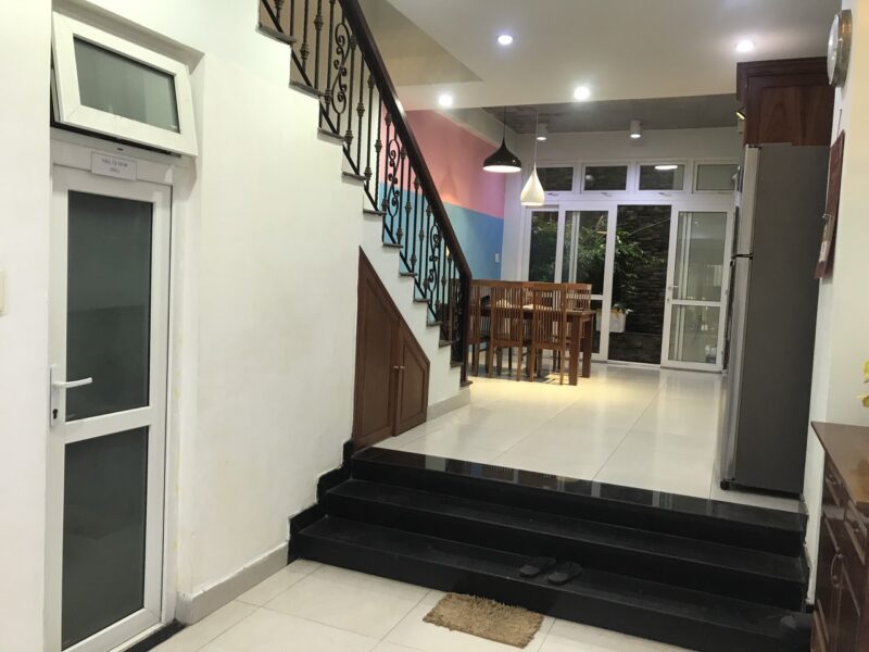 Bán nhà 73m2 SHR 4 tầng đường công viên sát ĐH Văn Lang Đặng Thùy Trâm