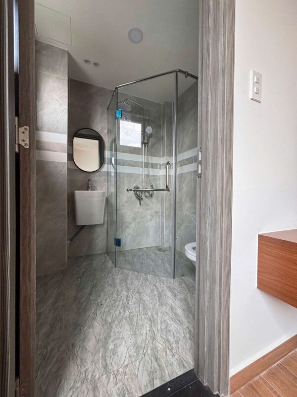 Bán 2 căn liền kề 138.5m2 Hà Huy Giáp sát Gò Vấp xây 5 tầng đường 12m