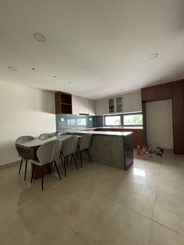 Bán 2 căn liền kề 138.5m2 Hà Huy Giáp sát Gò Vấp xây 5 tầng đường 12m