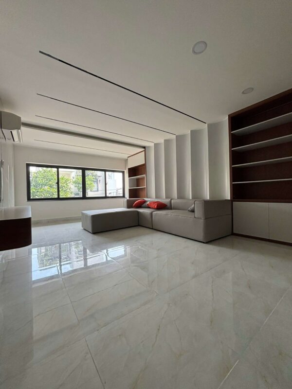 Bán 2 căn liền kề 138.5m2 Hà Huy Giáp sát Gò Vấp xây 5 tầng đường 12m