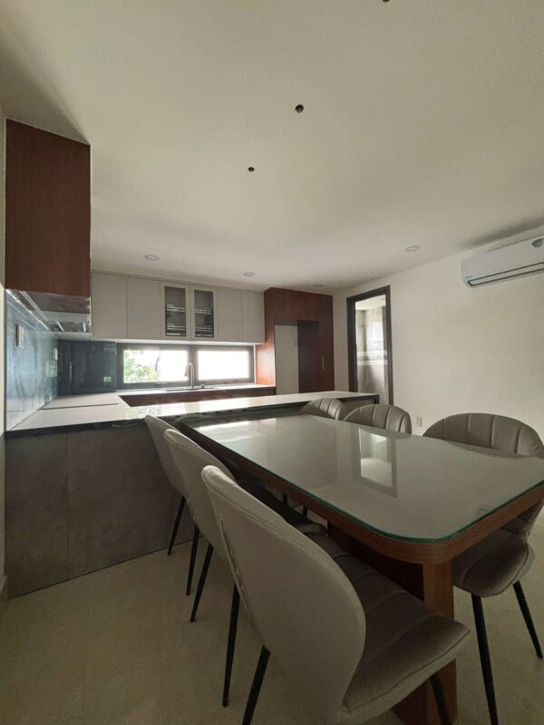 Bán 2 căn liền kề 138.5m2 Hà Huy Giáp sát Gò Vấp xây 5 tầng đường 12m