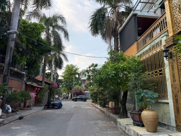 Bán nhà Bình Lợi Bình Thạnh 175m2 xây 3 tầng cao cấp gần Phạm Văn Đồng